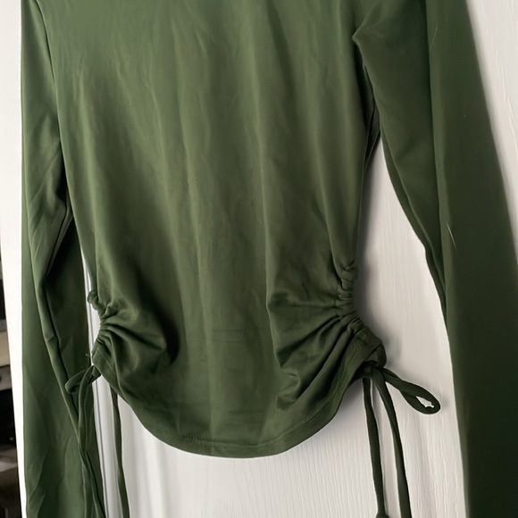 NWOT- 2 for $15- Fashion Nova Long Sleeves Ruched Tops- Black & Green - Picture 14 of 14